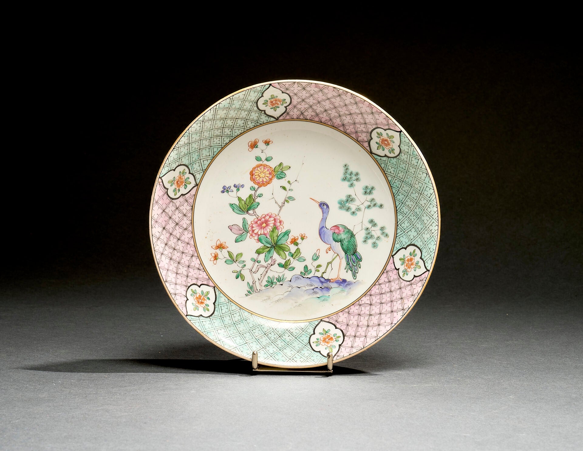 Assiette creuse en porcelaine, famille rose (Chine XXe)