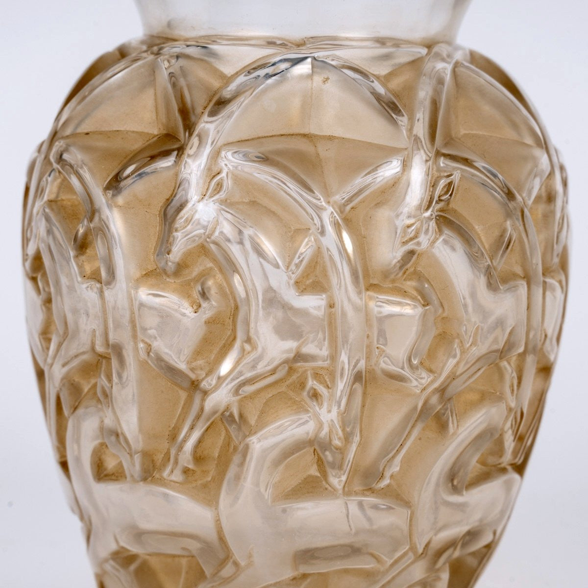1931 René Lalique - Vase Chamois Verre Blanc Patiné Sépia
