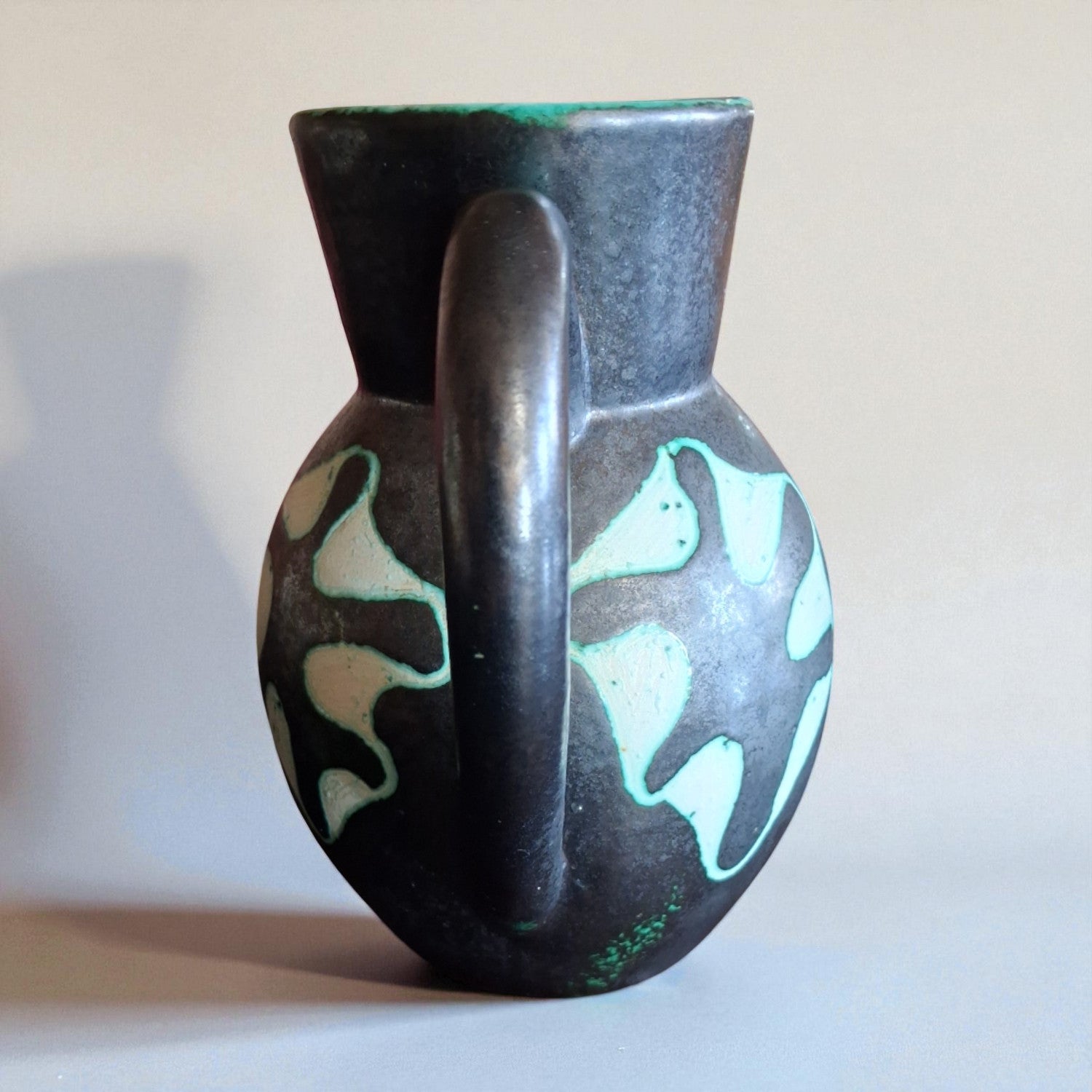 Pichet en céramique émaillée