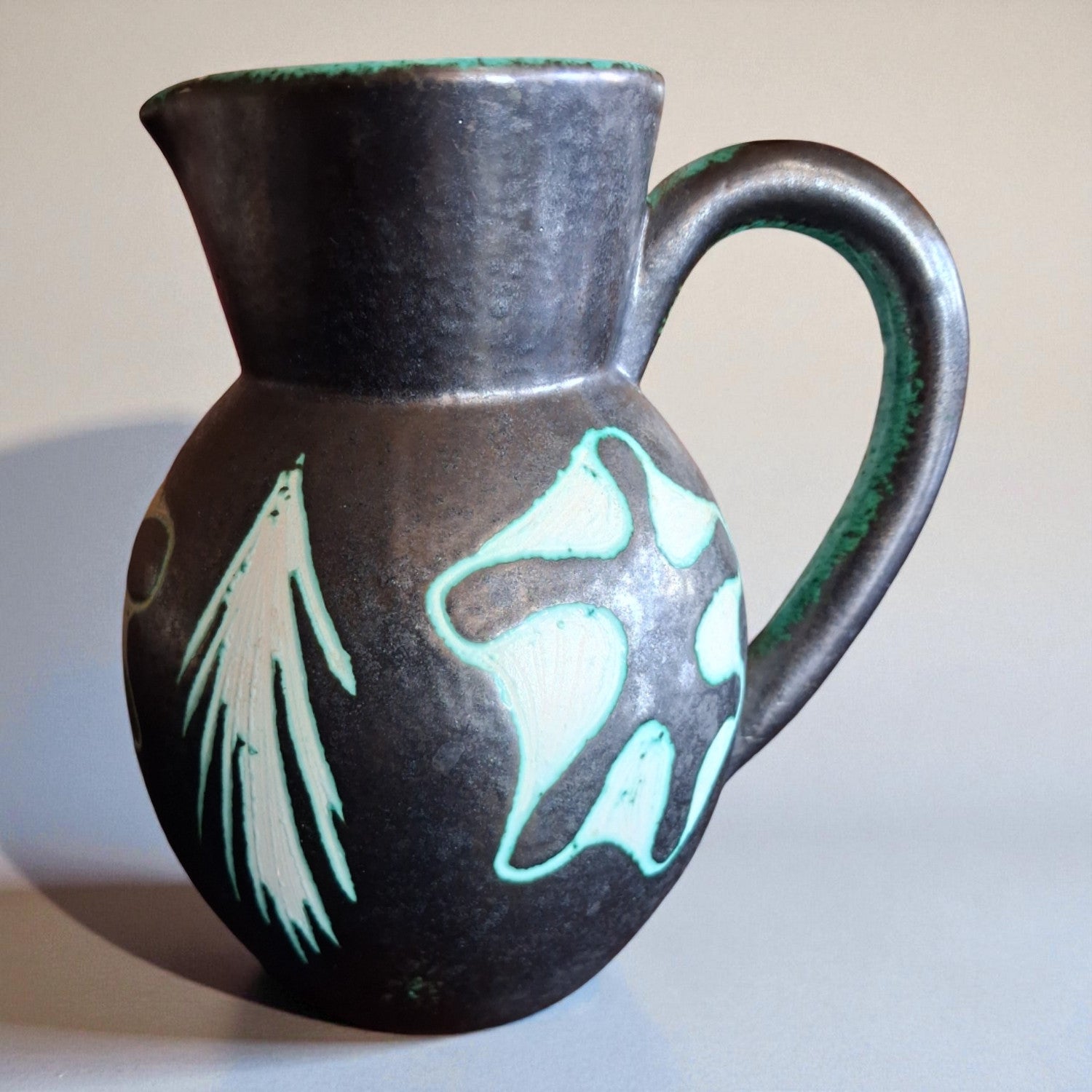 Pichet en céramique émaillée